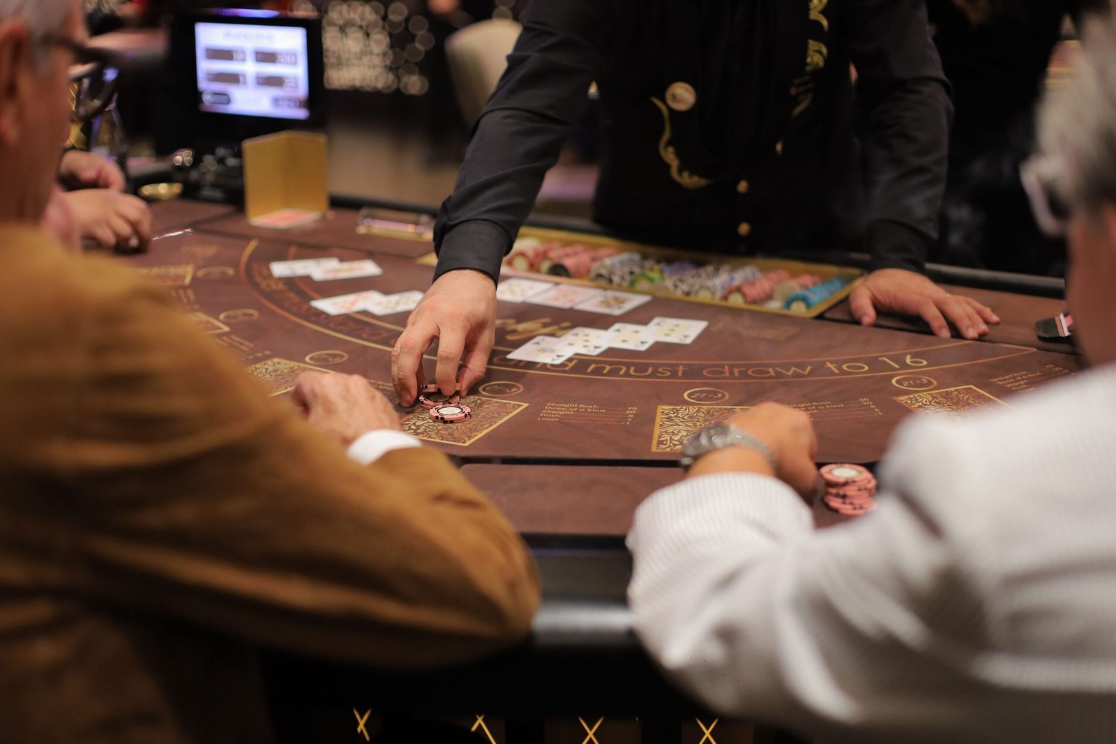 Blackjack hands at the table