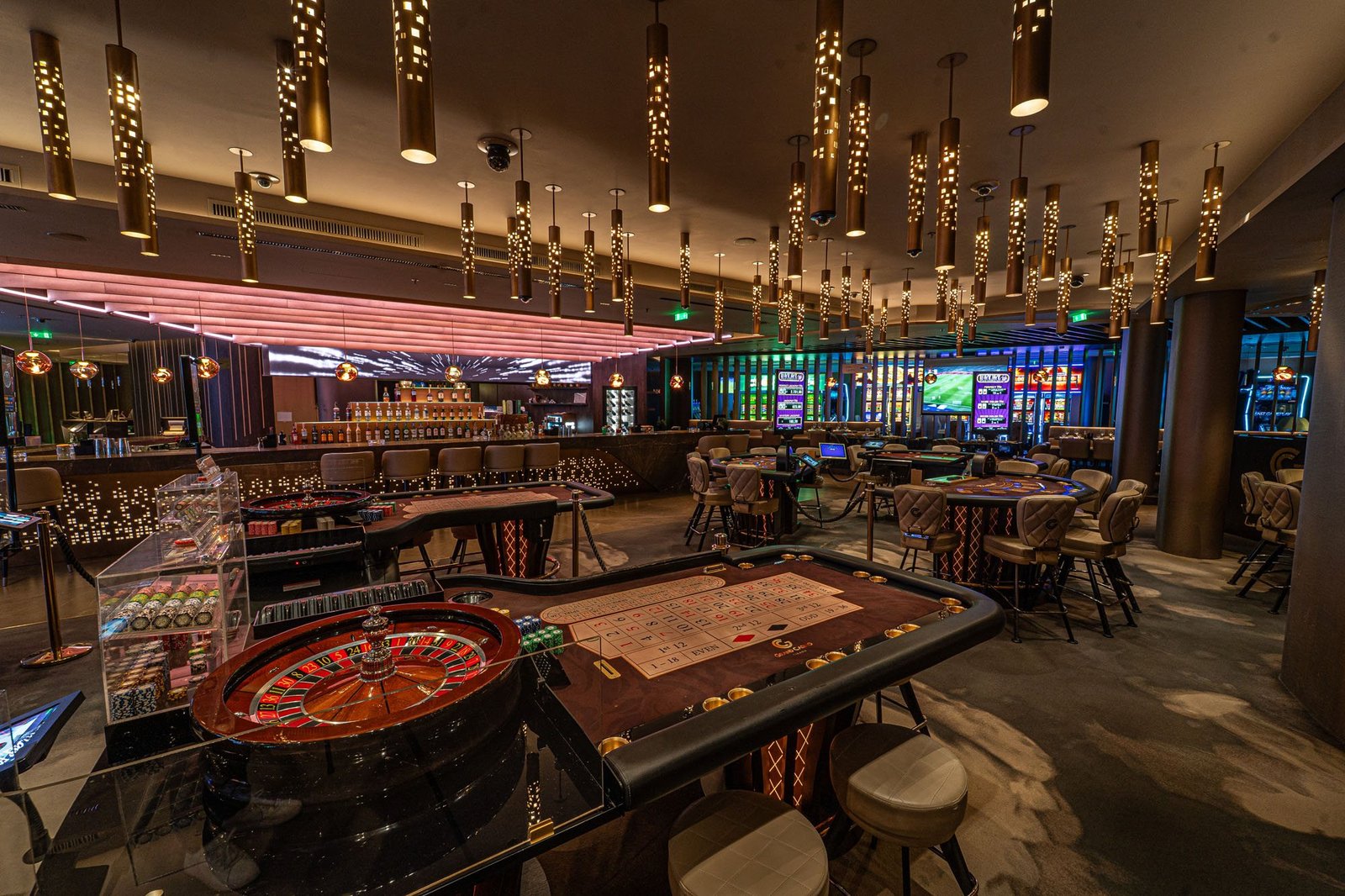 Live roulette tables